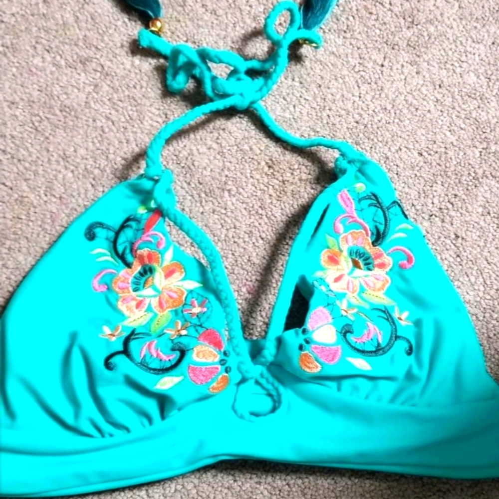 Nwt bikini top